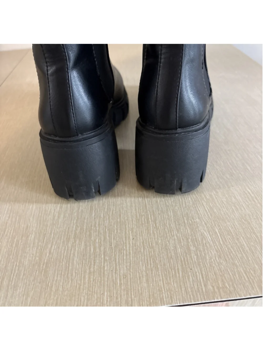 Steve Madden Amulet Ankle Boots Blk Chunky Lug Sole Jeweled Strap 8M (1190)